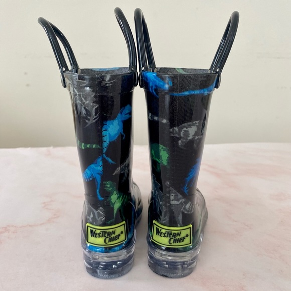 Western Chief || Toddler Dinosaur Light-Up Rain Boots, Size 5 - Picture 2 of 6